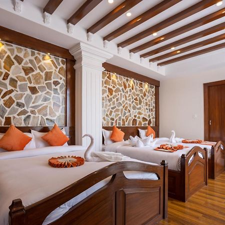Airport Himalaya Boutique Hotel Kathmandu Exteriör bild