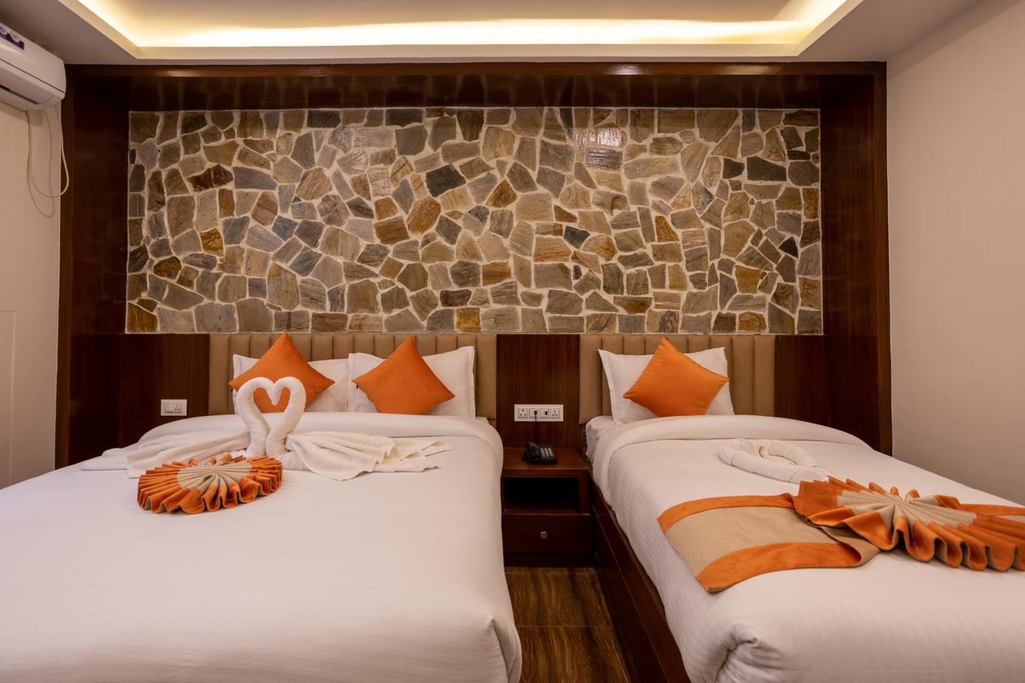Airport Himalaya Boutique Hotel Kathmandu Exteriör bild