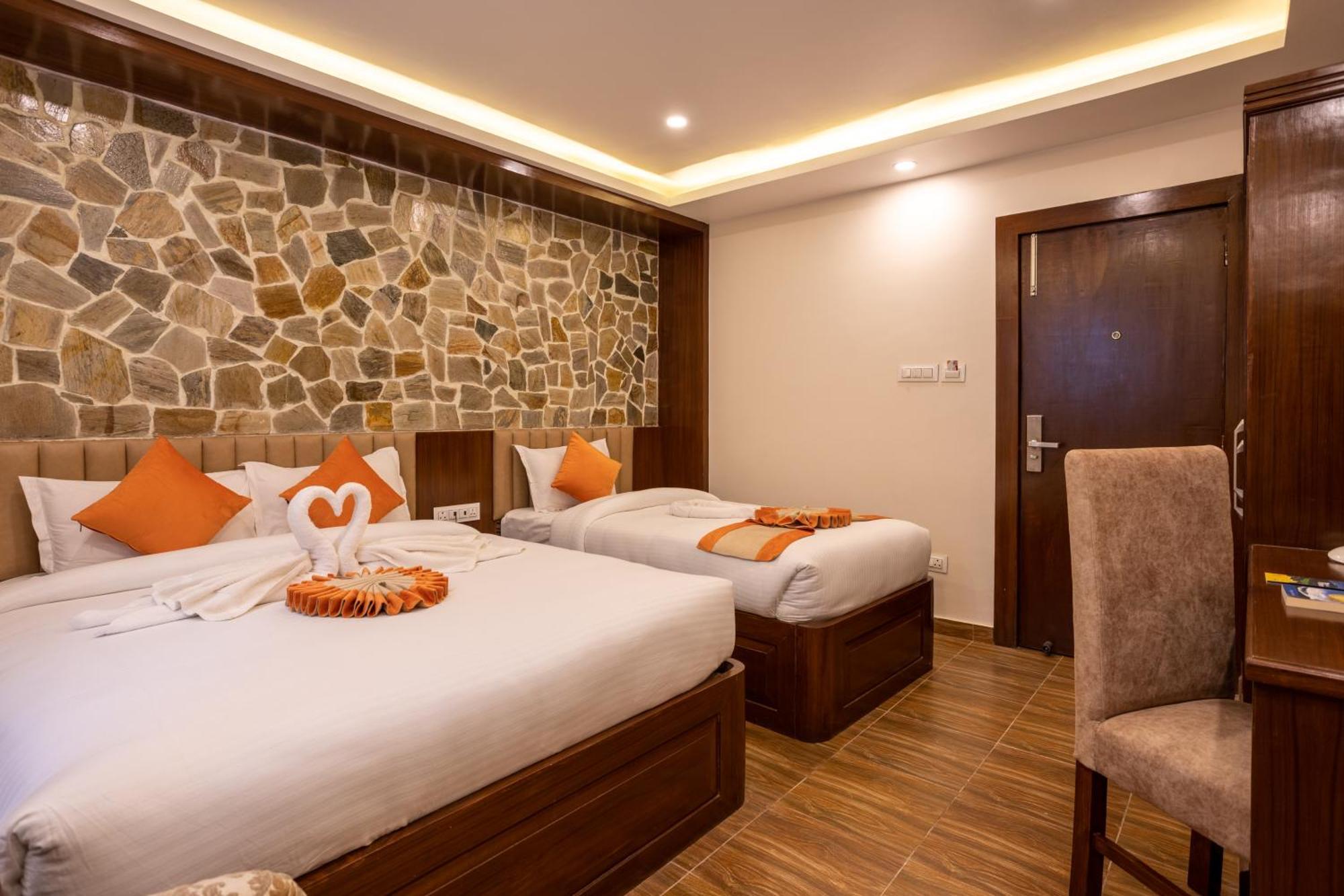 Airport Himalaya Boutique Hotel Kathmandu Exteriör bild