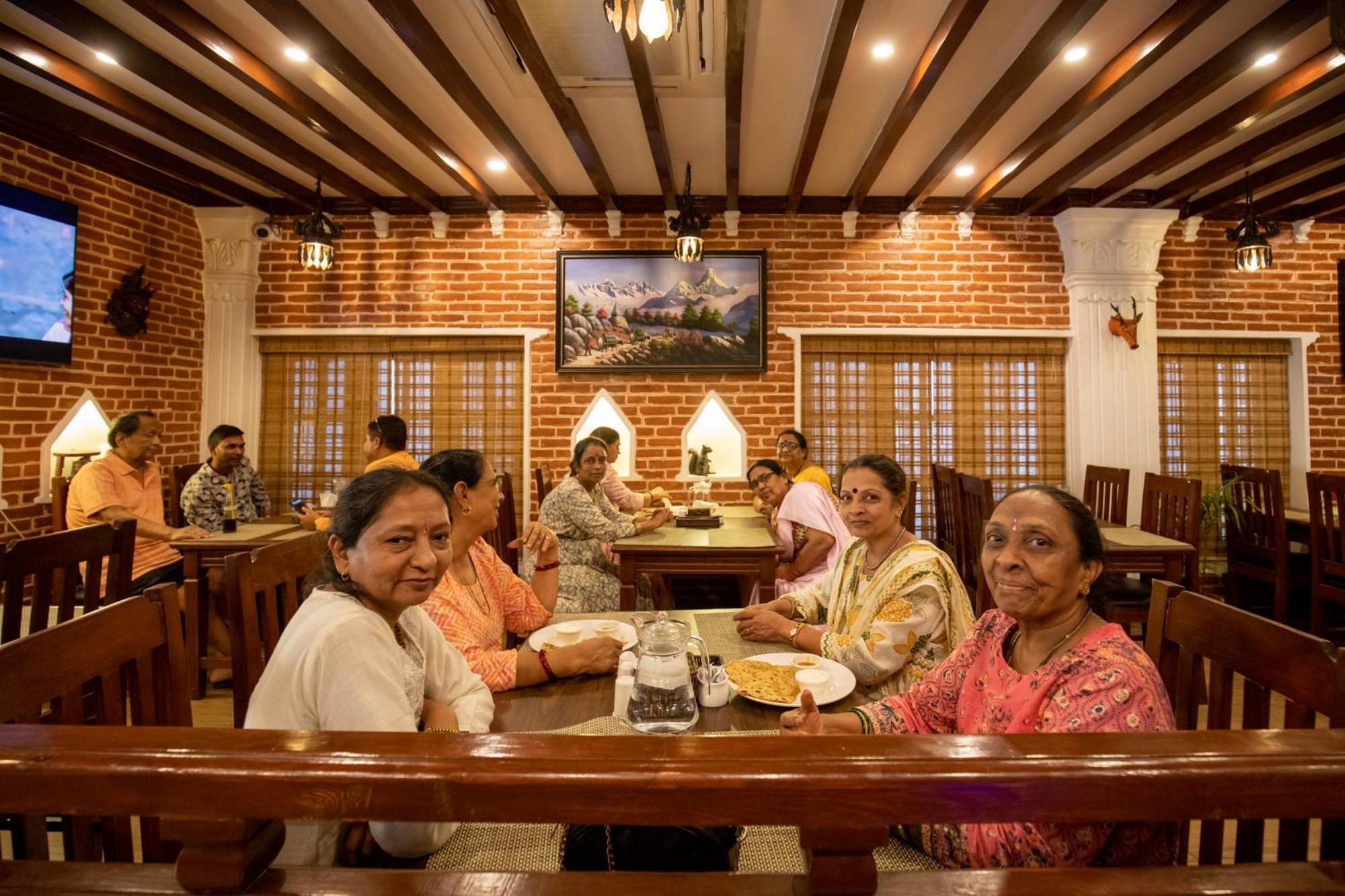 Airport Himalaya Boutique Hotel Kathmandu Exteriör bild